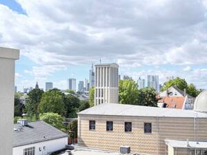 Helle 2-Zimmer-Wohnung mit großzügigem Eingangsbereich und Weitblick – 60316 Frankfurt am Main – Vorschaubild 4