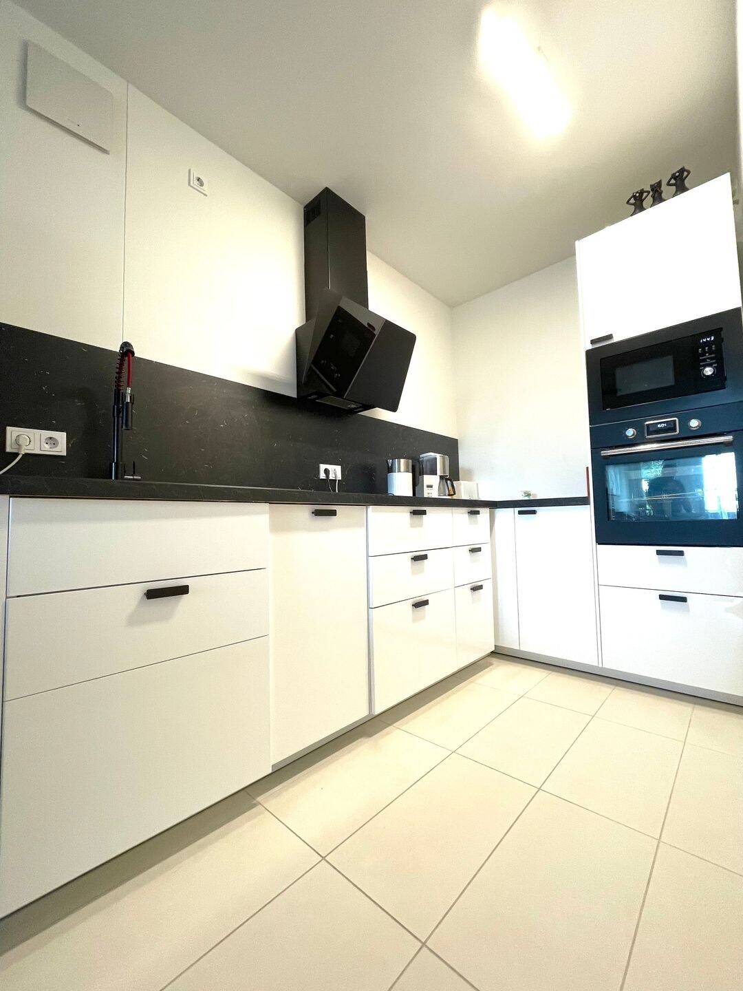 Hell, hübsch, modern,: 2 Zi. mit Balkon & Parkblick + Küche – München – Vorschaubild 4
