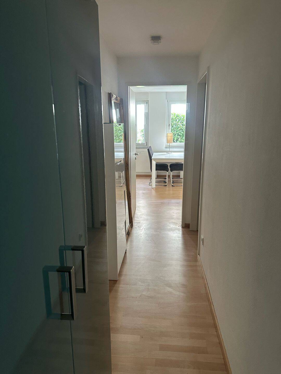 Möblierte ruhige Terrassenwohnung mit Garten – München – Vorschaubild 5
