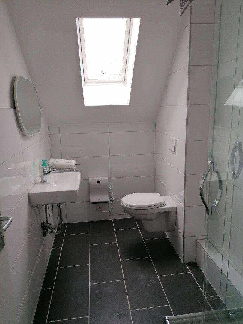 NICHT FÜR FAMILIEN GEEIGNET! WG Zimmer in top Lage Nähe Köln in Leverkusen-Opladen City Erstbezug – Leverkusen – Vorschaubild 7