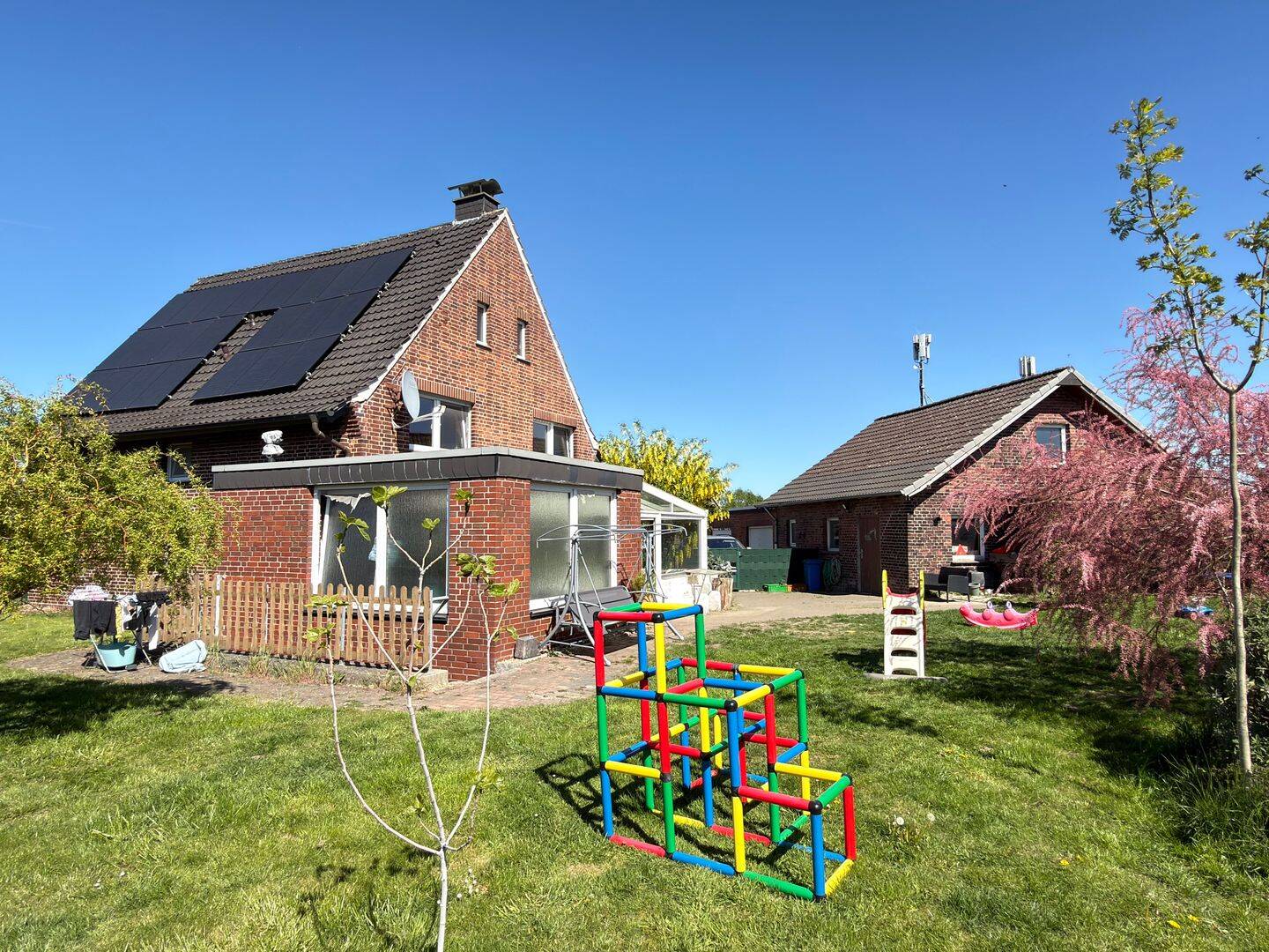 Einmaliges Zweifamilienhaus mit Nebengebäude, 2750m² Grundstück und 9 Zimmern – Hamm – Vorschaubild 5