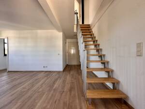 Frisch sanierte 3-Zimmer-Maisonette mit neuer Küche und zwei Bädern – 1129 Dresden – Vorschaubild 7
