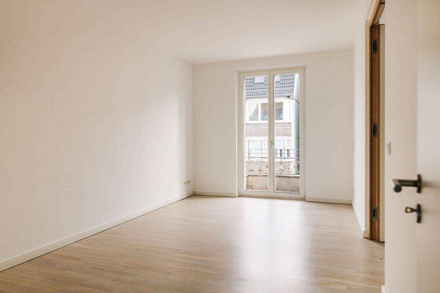 Historical charm meets modern living - exclusive apartment in an old building in the Scheunenviertel – Berlin – Vorschaubild 7