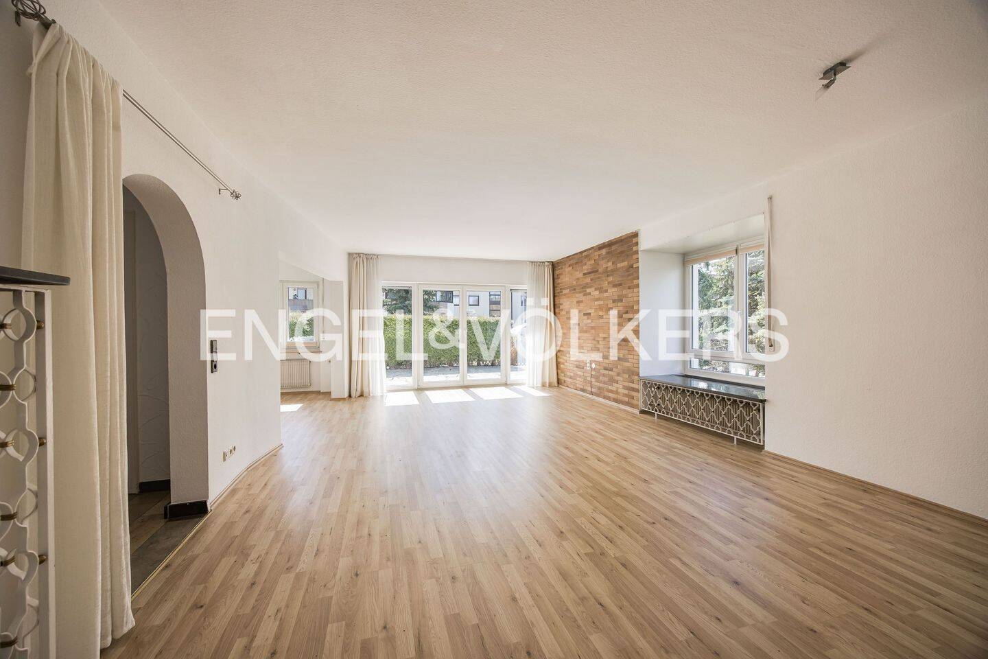 Einfamilienhaus mit Entwicklungspotenzial und großzügigem Grundstück – Nürnberg – Vorschaubild 3