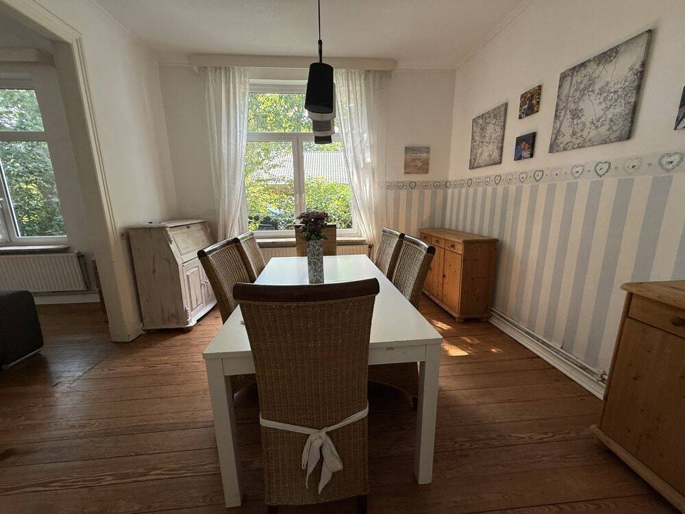 6-Zimmer EFH mit Terrasse, Teilkeller und diverse Stellplätze im Stadtzentrum – Bad Bramstedt – Vorschaubild 4