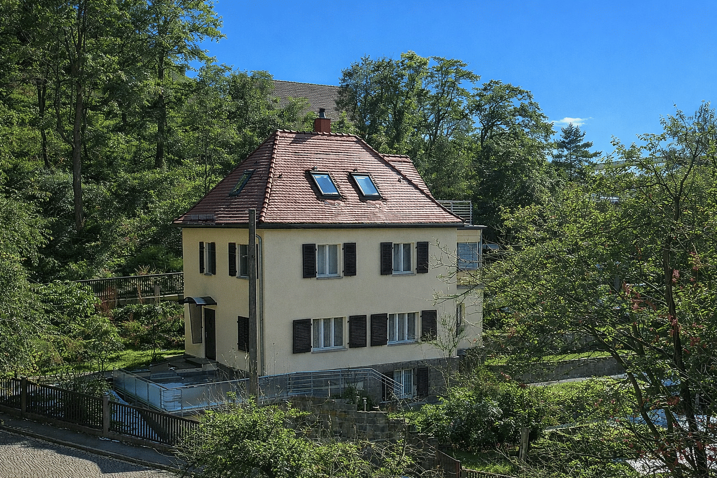 Attraktives Einfamilienhaus in Dresden-Wachwitz! – Dresden – Bild 1 von 9
