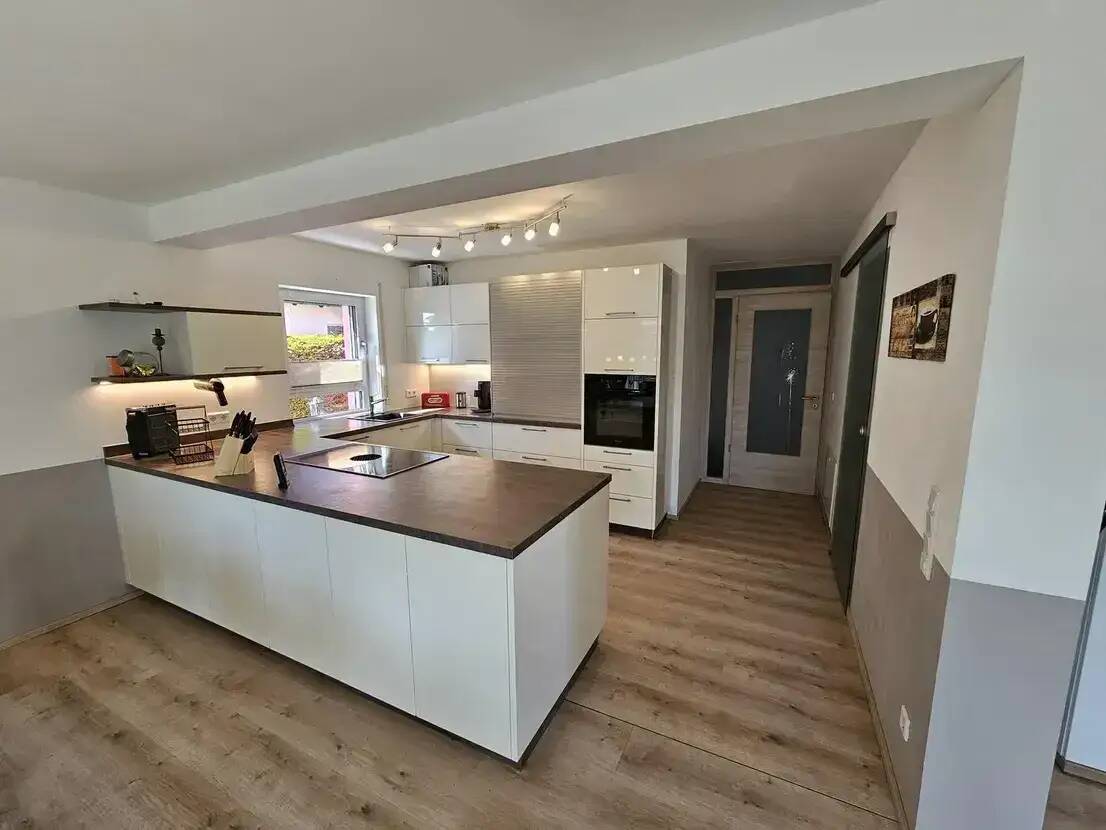 Großzügiges Familienzuhause mit Wintergarten, Südterrasse und großem Garten - modernes Wohnen – Burgthann – Bild 1 von 5
