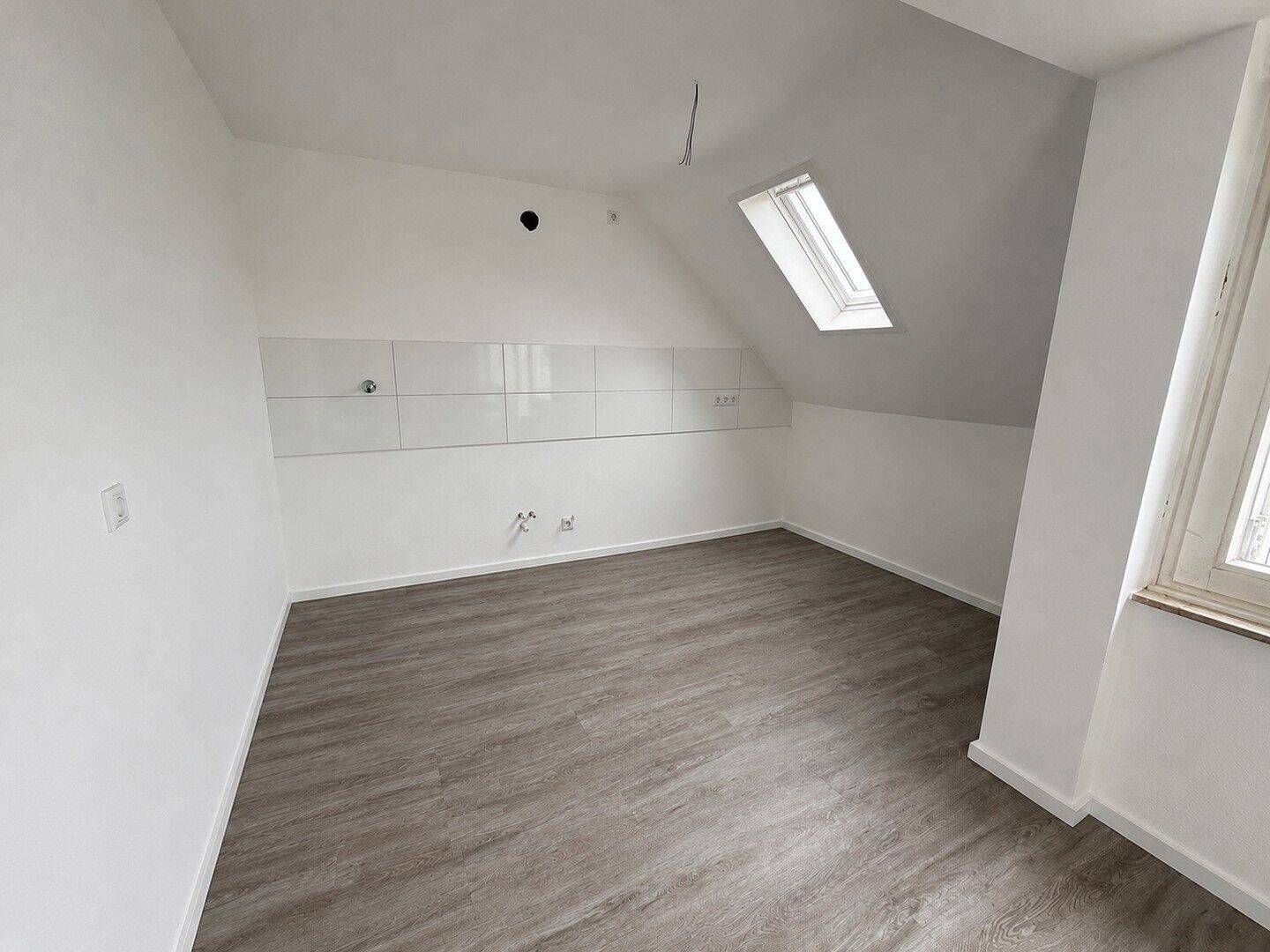 2-Zimmer-Wohnung mit 2 Balkonen in Leverkusen-Schlebusch – Leverkusen – Vorschaubild 3