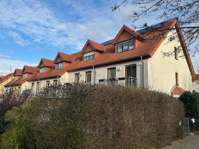Altfrankener Höhe- Reihenmittelhaus zu verkaufen + 2 PKW- Stellplätze u. Photovoltaikanlage – Dresden – Vorschaubild 2