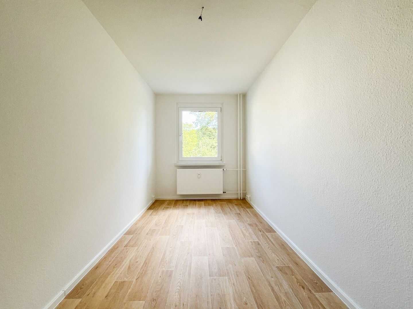 Helle Wohnung mit Balkon und frischer Renovierung – Chemnitz – Vorschaubild 4