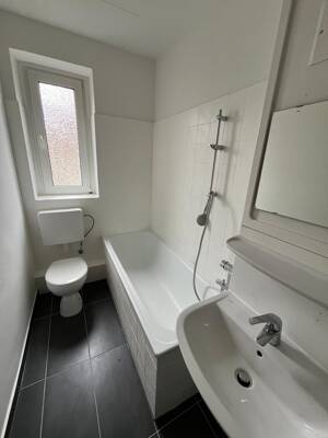Sommer Special " 1.000,00 € Gutschein bei Anmietung " Renovierte 3 Zimmer Wohnung zu vermieten – 47137 Duisburg – Vorschaubild 9