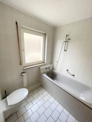 Großzügige 2-Zi-Wohnung mit Balkon, separater Küche und TG-Stellplatz in Fürth – 90766 Fürth – Vorschaubild 5