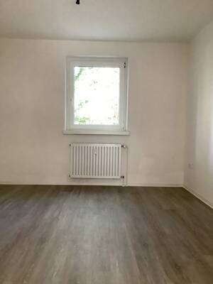 1 Grundmiete geschenkt, bei Anmietung noch für August 26! Zentral gelegen: renovierte 2 Zimmer, mit Balkon – 46045 Oberhausen – Vorschaubild 5
