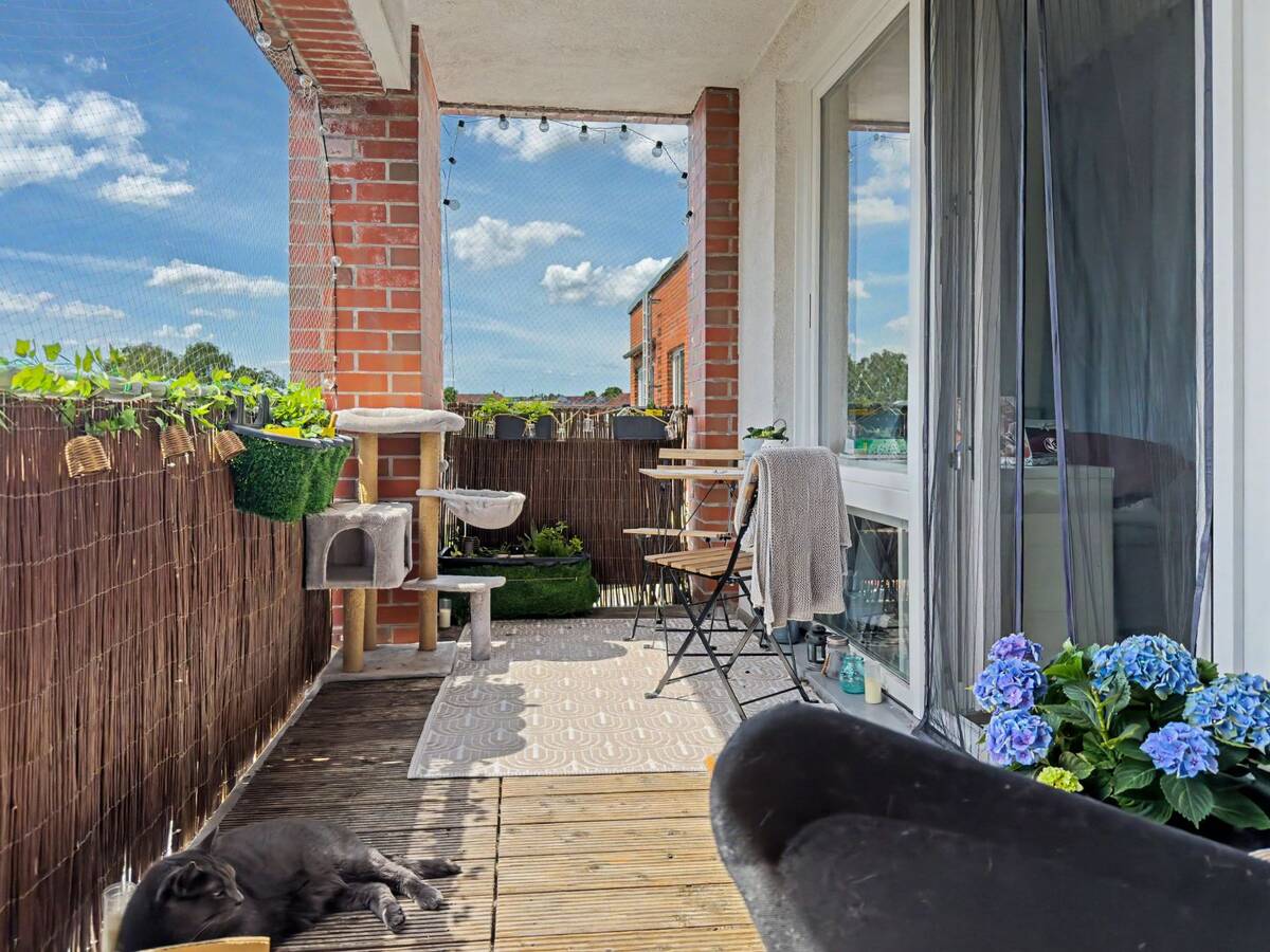 Zentrale Geräumige 1-Zimmerwohnung mit ruhigem Südbalkon, eigener Stellplatz inklusive! – 23558 Lübeck – Bild 1 von 9