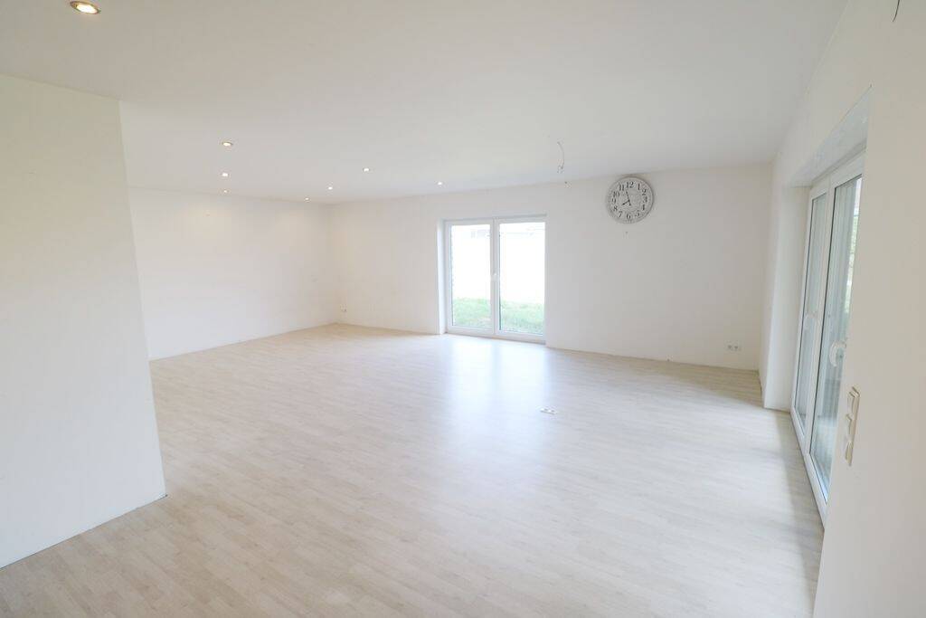 Modernes, fast vollständig fertiggestelltes NEUBAU-Einfamilienhaus mit Ausbaureserve und Garage – Lastrup – Vorschaubild 4