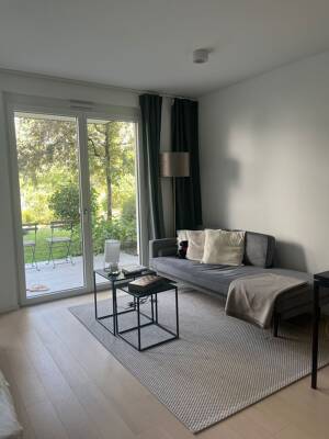 Vollmöblierte, helle 1-Zimmer-Neubauwohnung mit Garten in München-Harlaching