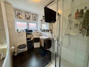 Vielseitiges Ein- oder Zweifamilienhaus in Bümmerstede mit Terrasse, Garage und attraktivem Grundstück – 26133 Oldenburg – Vorschaubild 4