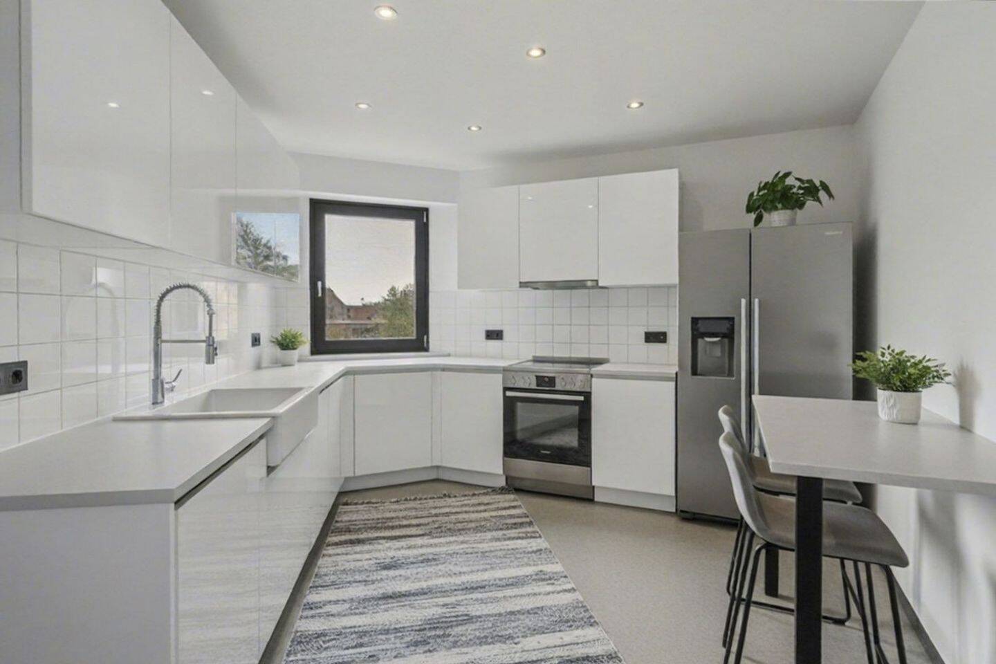 Ideal für Ihre Gestaltungsideen - renovierungsbedürftige 3 Zimmer Terrassenwohnung mit TG-Platz – München – Vorschaubild 4