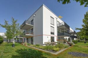 Lichtdurchflutetes Zuhause mit Terrasse und Rundum-Grünblick