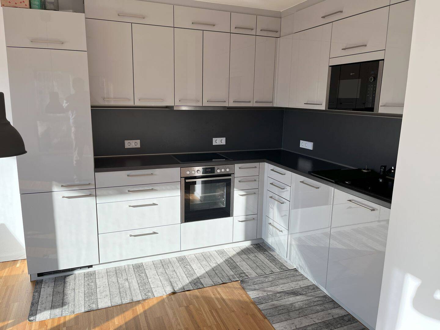 Moderne, helle, gepflegte 3-ZKB Wohnung mit EBK, Balkon, Einbaumöbeln und TG-Platz – Bonn – Vorschaubild 3