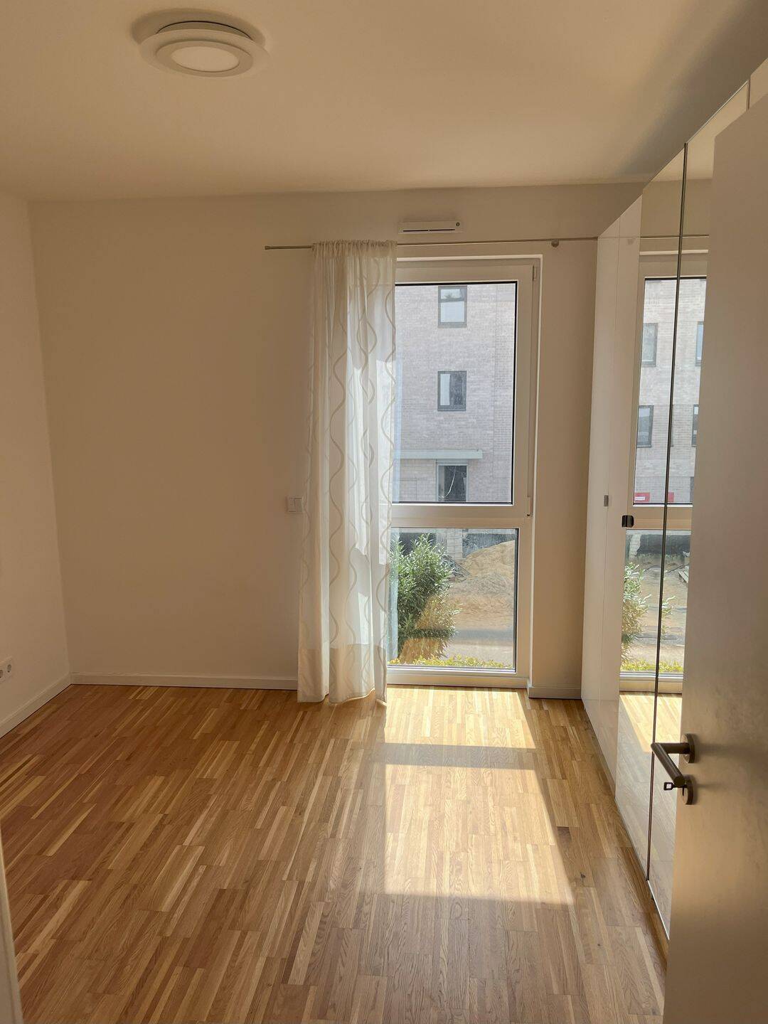 Moderne, helle, gepflegte 3-ZKB Wohnung mit EBK, Balkon, Einbaumöbeln und TG-Platz – Bonn – Vorschaubild 4