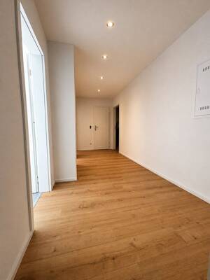 Wohnen wie im eigenen Haus - renovierte 3 -Zimmer Wohnung mit großer Terrasse & Garten – 22179 Hamburg – Vorschaubild 2