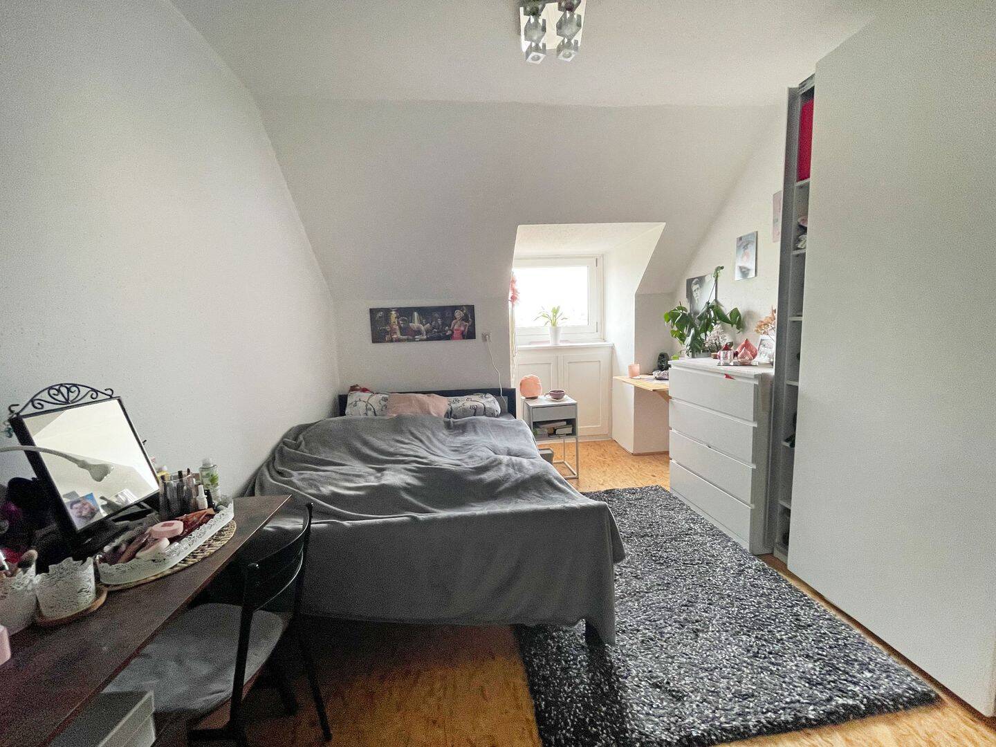 Moosach: Großzügige DHH mit 3 Wohneinheiten auf ca. 210 m² zzgl. weiterer Fläche in Rückgebäude! – München – Vorschaubild 9