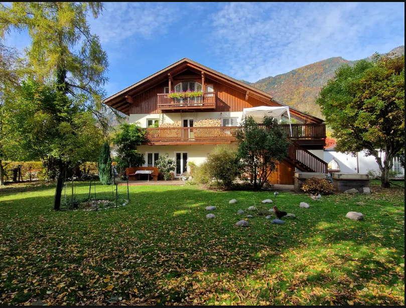 Exklusive Villa in Top-Lage: großzügiger Garten und beeindruckender Bergblick warten auf Sie. – Bad Reichenhall – Bild 1 von 9