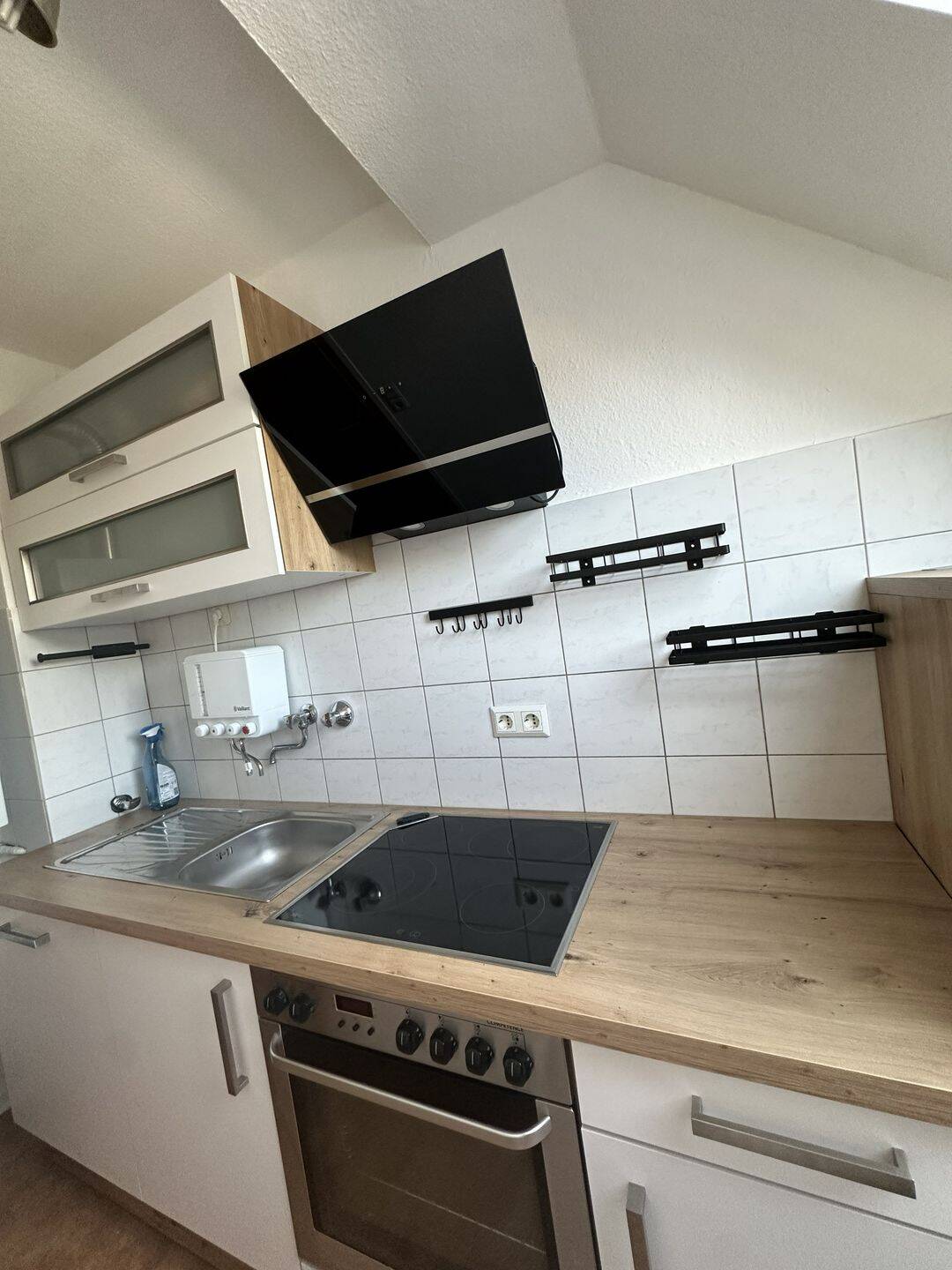Vohwinkel, helle Einzimmerwohnung im Dachgeschoss, Gräfrather Straße Ecke Rubensstraße – Wuppertal – Vorschaubild 6