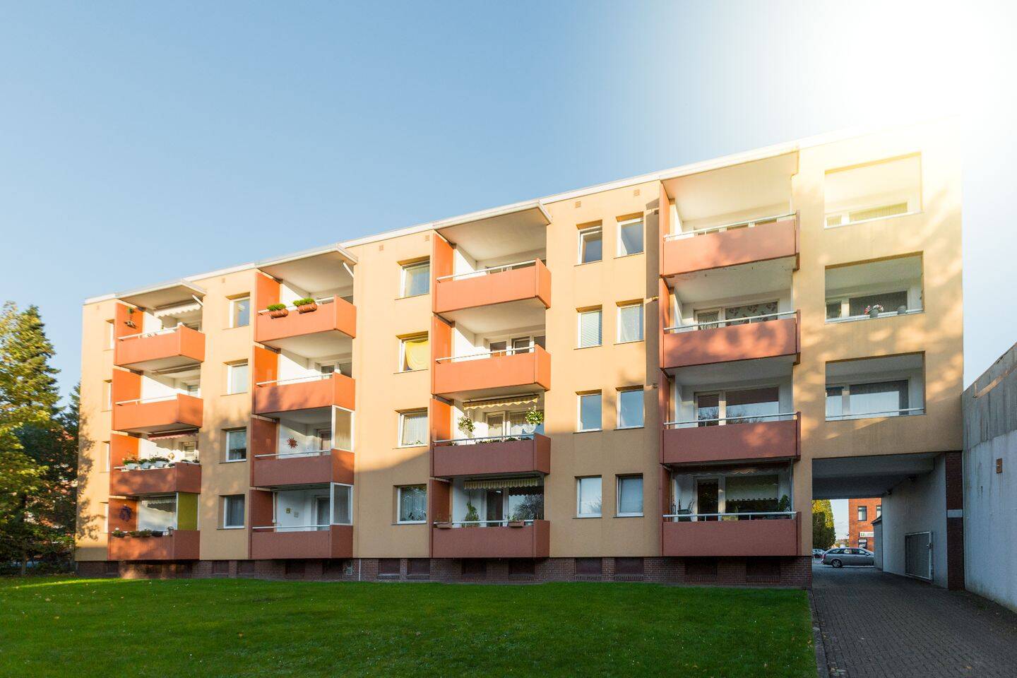Zentrale gepflegte 2-Zimmer-Wohnung mit Balkon am Flötenkiel in Bremerhaven-Lehe!