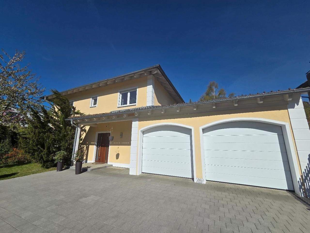 Ruhige Bestlage in Starnberg: Die perfekte Villa – Starnberg – Bild 1 von 9