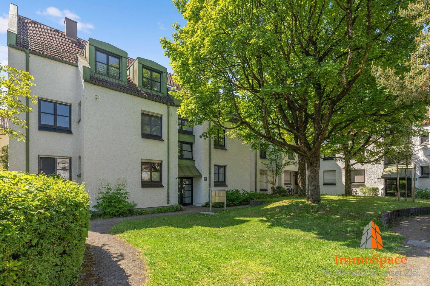 *** 3 ZKB mit Süd-West-Balkon inkl. Tiefgarage zum SELBSTBEZUG! ***