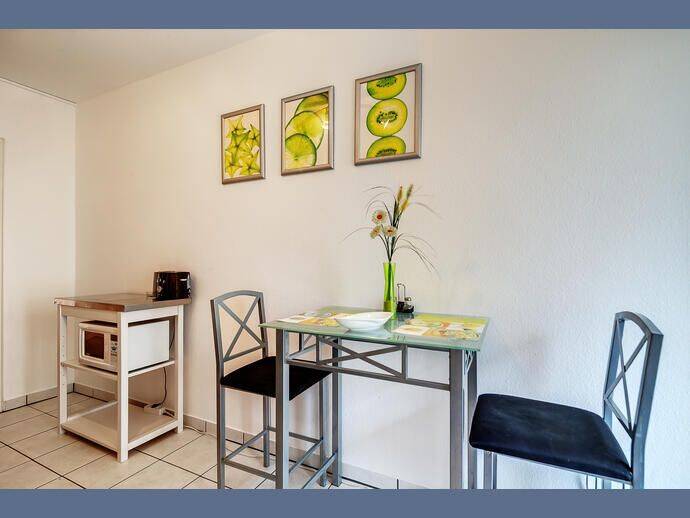 Möbliert: Großzügige möblierte 1,5-Zimmer Wohnung – München – Vorschaubild 7