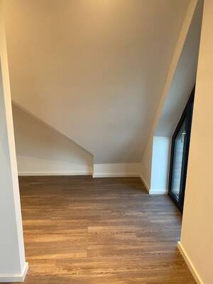 Neubau Maisonette-Wohnung im Ober- und Dachgeschoss mit zwei Bädern und zwei Süd-Balkonen - Musterbilder – 22547 Hamburg – Vorschaubild 7