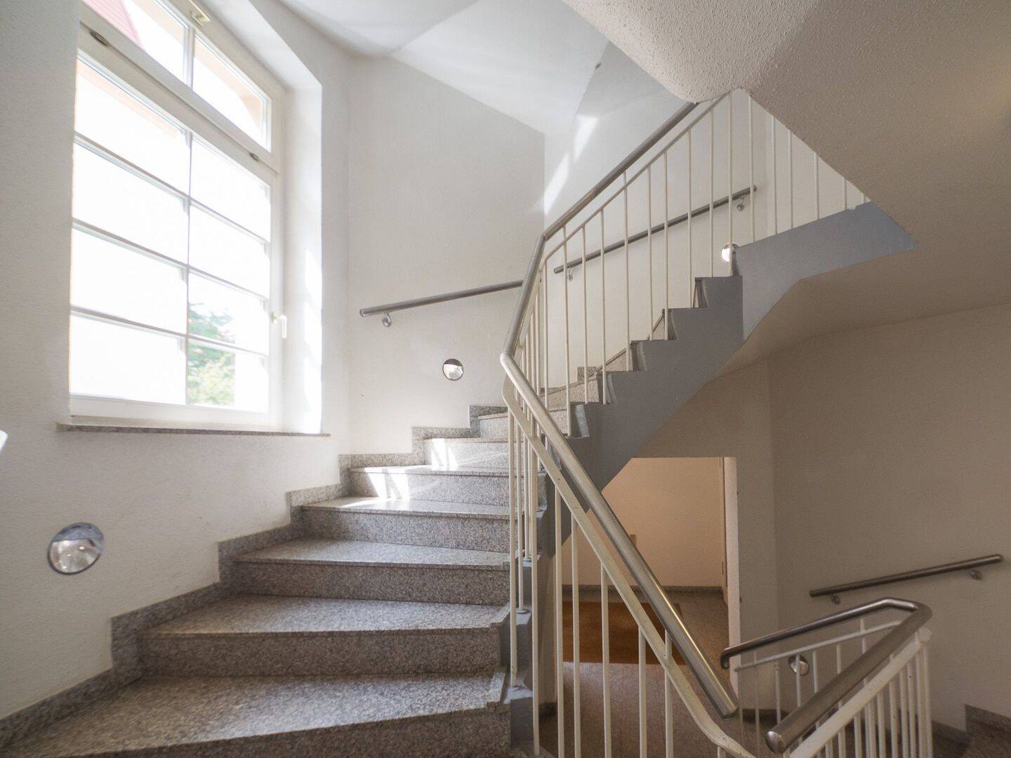 Exklusive 6-Zimmer-Wohnung mit zwei Bädern, Loggia und hochwertiger Komplettsanierung – Leipzig – Vorschaubild 6