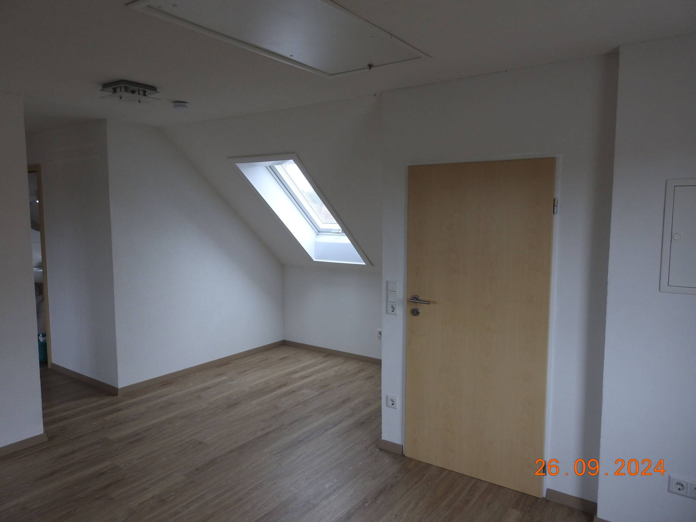 2-Zimmer Dachgeschoß-Wohnung – Dombühl – Vorschaubild 2