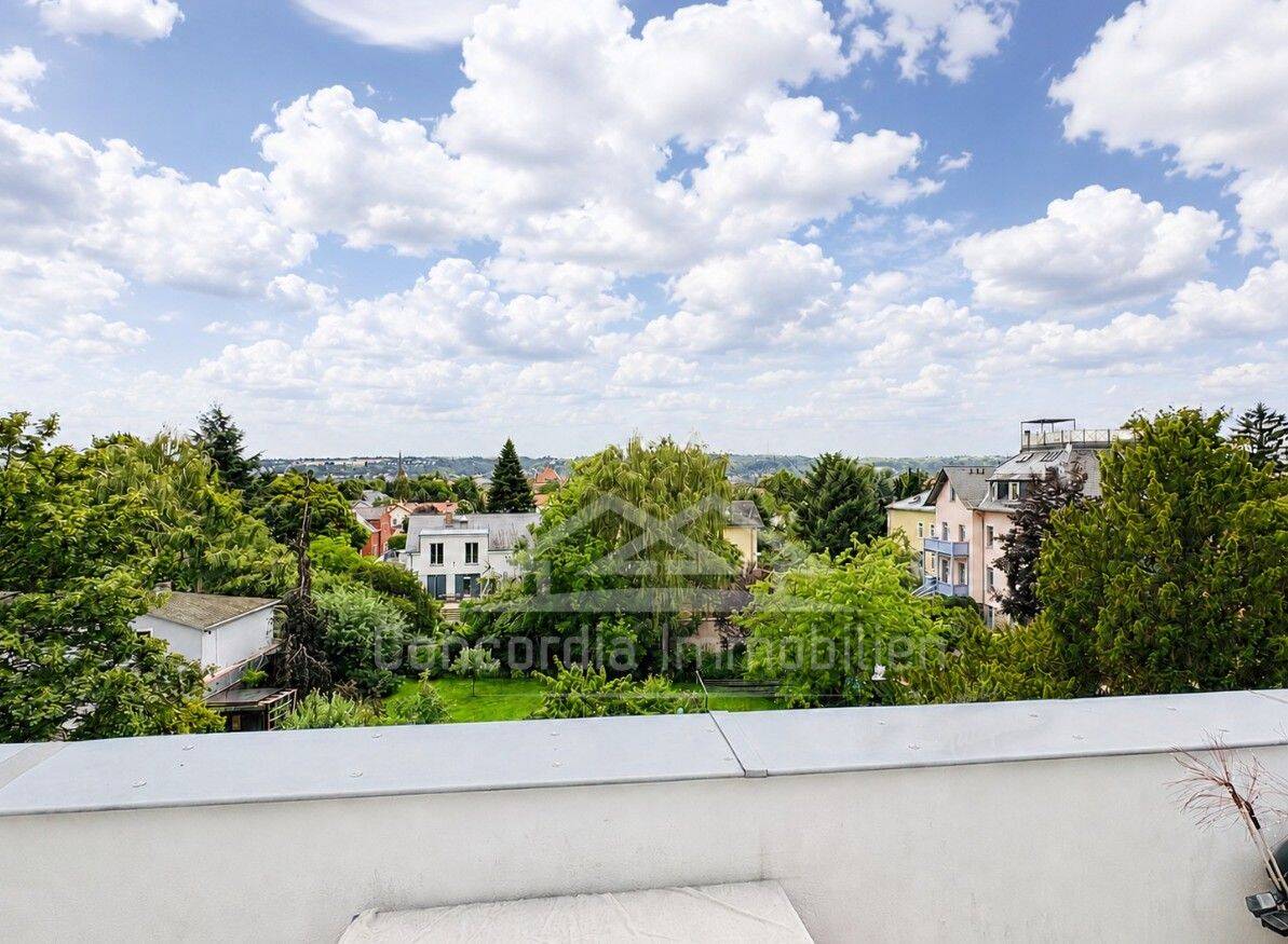 Charmant u. hell; Dachgeschosswohnung mit Weitblick und Stellplatz – Radebeul – Vorschaubild 2
