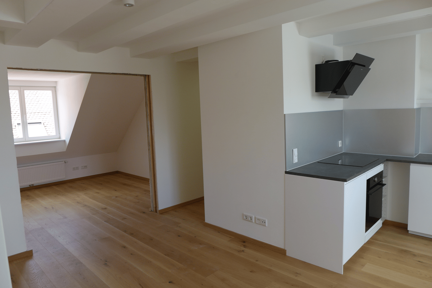 **Moderne Dachgeschosswohnung mit Charme in zentraler Lage von Nürnberg** – Nürnberg – Vorschaubild 2