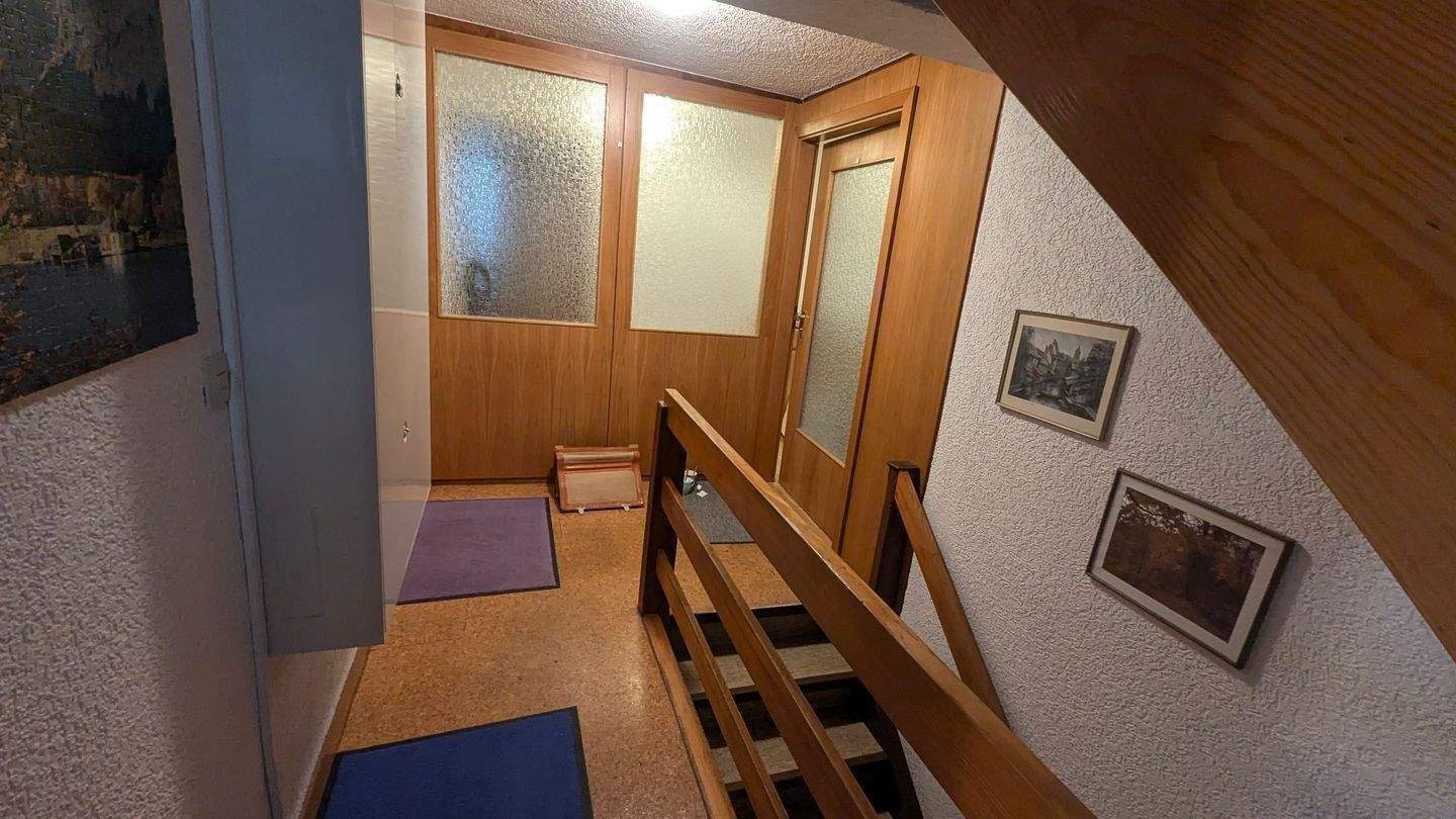 Zweifamilienhaus mit Maisonettewohnung und Gewerbeeinheit im Ebersbacher Stadtzentrum – Ebersbach an der Fils – Vorschaubild 9