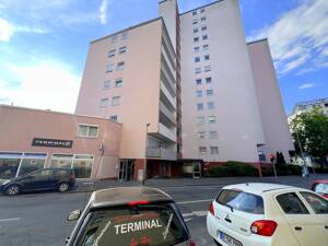 JETZT ODER NIE! Sanierungsbedürftige 2,5 ZI-Whg mit Balkon und Stellplatz in Offenbach-Stadtmitte