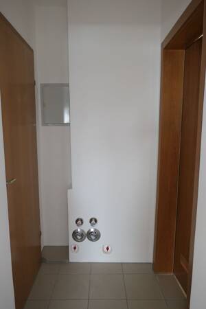 ** Ideal aufgeteilte und sehr schöne 2-Zimmer-Wohnung mit großem Balkon und Bergblick ** – 83620 Feldkirchen-Westerham – Vorschaubild 5