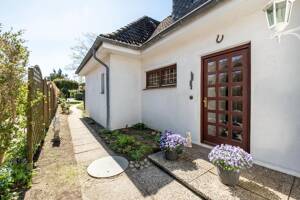 Sanierungsbedürftiges Ein-/Zweifamilienhaus in exklusiver Lage, Lauerholz – 23566 Lübeck – Vorschaubild 3