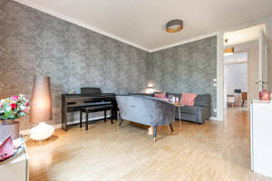 Moderne 3-Zimmerwohnung mit Fahrstuhl und TG-Stellplatz in Stadtparknähe zu erwerben! – 22303 Hamburg – Vorschaubild 2
