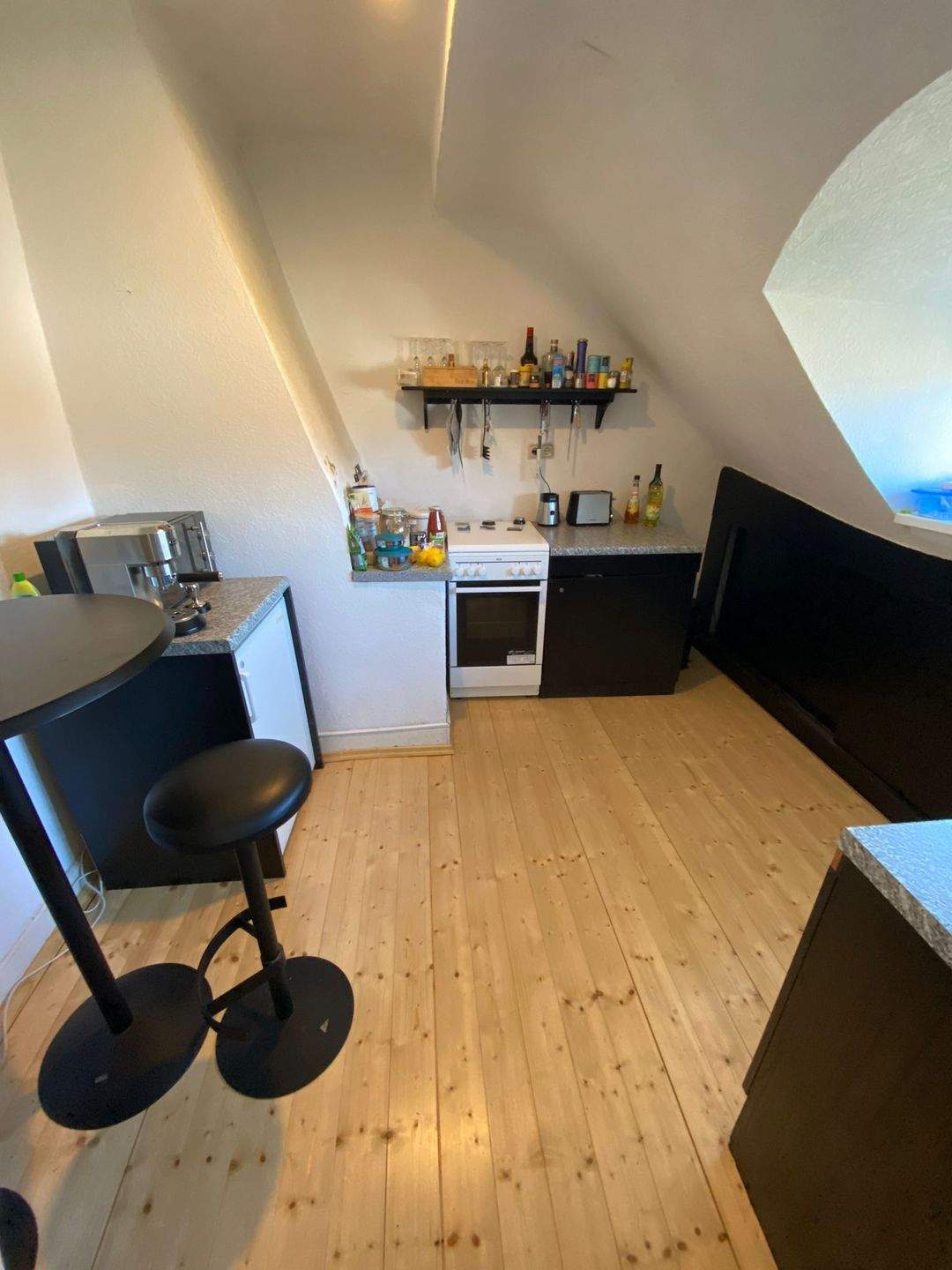 Sbr.-St. Arnual * gemütliche DG-Wohnung * 2 ZKB * Küche – Saarbrücken – Vorschaubild 3