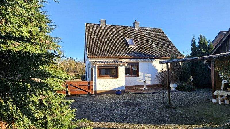 Kleines Einfamilienhaus mit 1.538 m² Grundstück - 0 % Käuferprovisiion! – Delmenhorst – Bild 1 von 9
