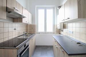 Bezugsfreie Hochparterre-Wohnung mit hohen Decken und zentraler Anbindung – 70374 Stuttgart – Vorschaubild 5