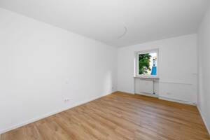Modernisierte 3-Zimmer-Wohnung mit Balkon – 90766 Fürth – Vorschaubild 6