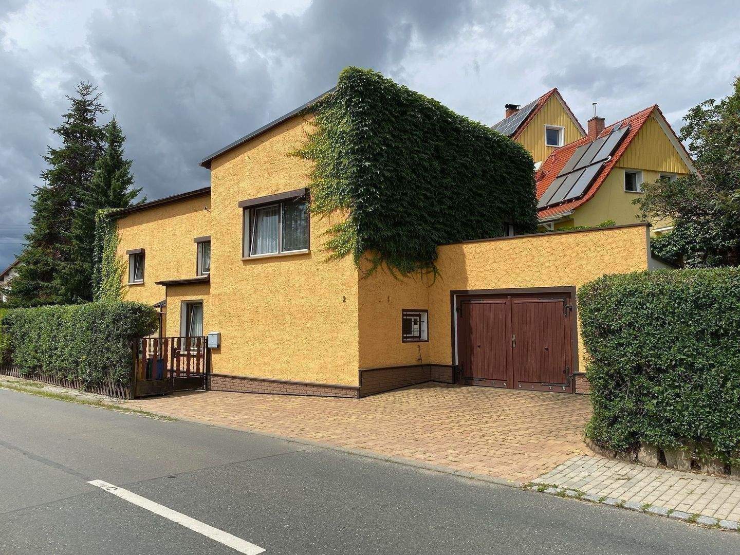 Achtung Neuer Preis! Günstiges Einfamilienhaus mit Nebengelass auf kleinem Grundstück, in den westlichen Vororten Geras zu verkaufen! – Kraftsdorf – Bild 1 von 9
