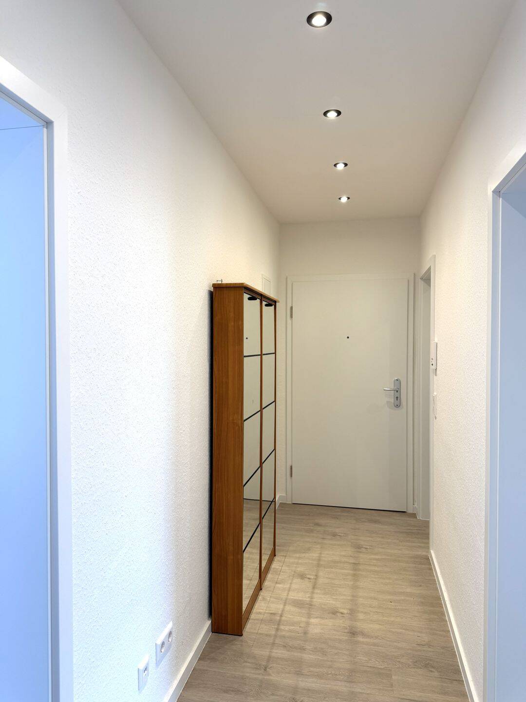 Modernisierte 2-Zimmer-Wohnung mit neuer Einbauküche und Balkon - sofort bezugsfrei – Hannover – Vorschaubild 4