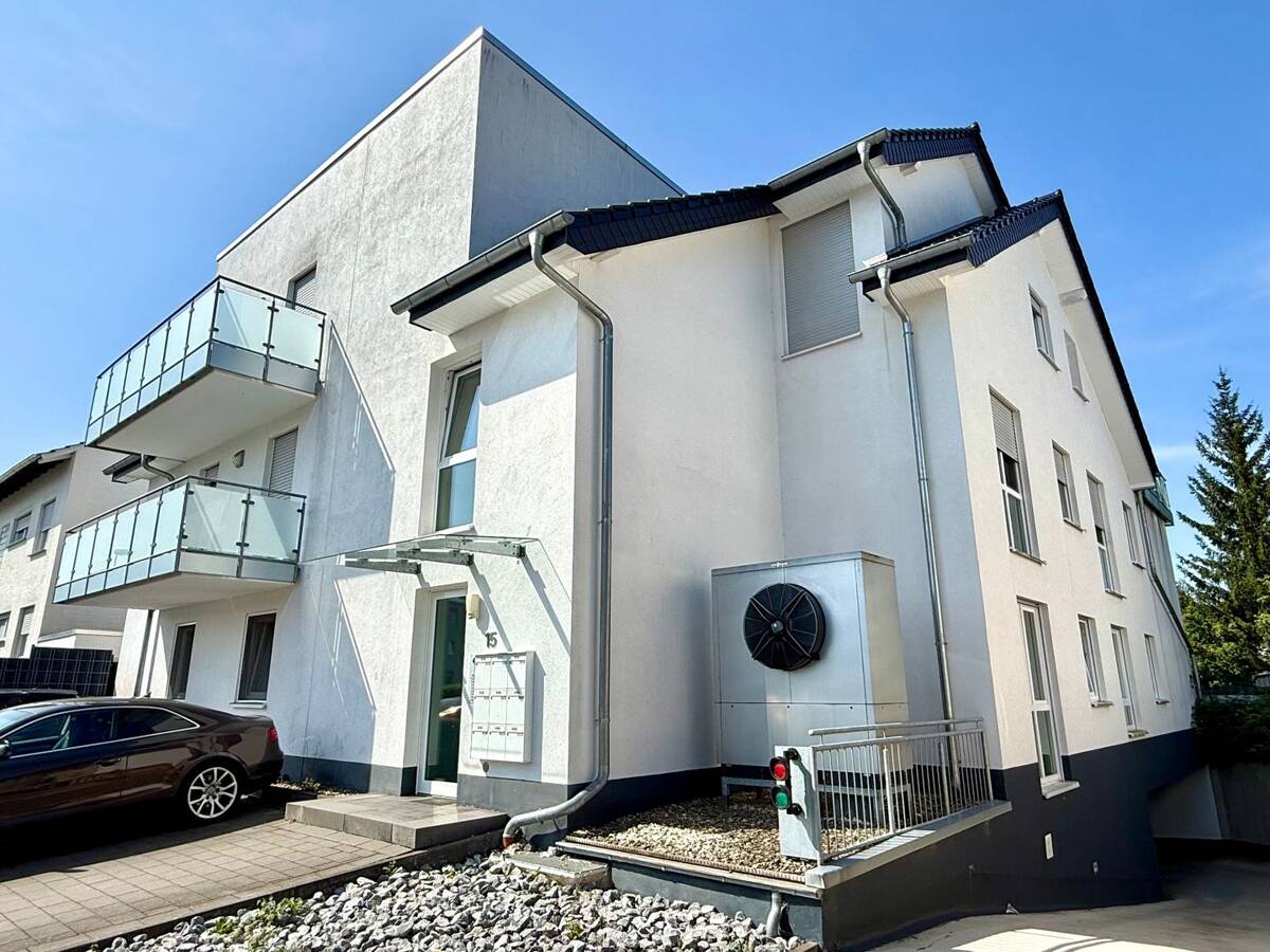 Einziehen, wohlfühlen und langfristig sparen. Moderne ETW mit Energieklasse A+. – 33104 Paderborn – Bild 1 von 9